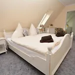 Hotel-pension Anjo Pensionat 4*