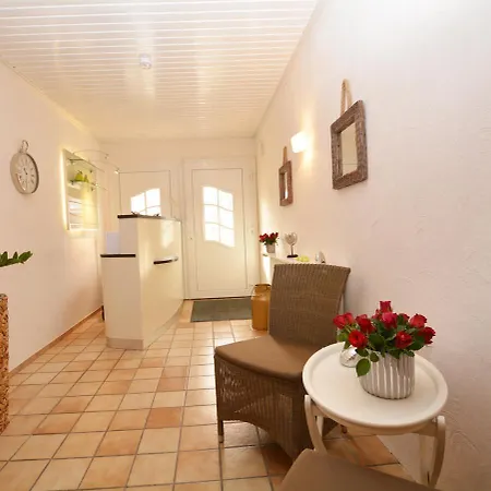 Hotel-pension Anjo 게스트하우스 4*